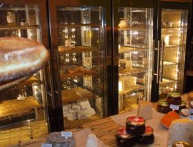 custom-cheese-cabinet-display-humidity 